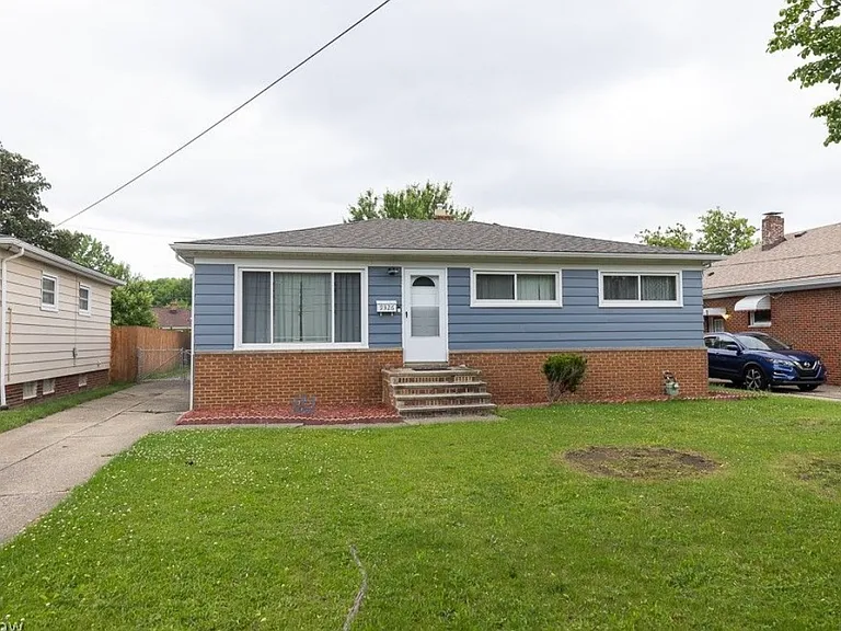 9326 Ackley Rd — Photo 1