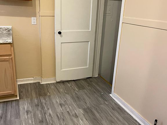 3rd image of 293 Millicent Ave #293