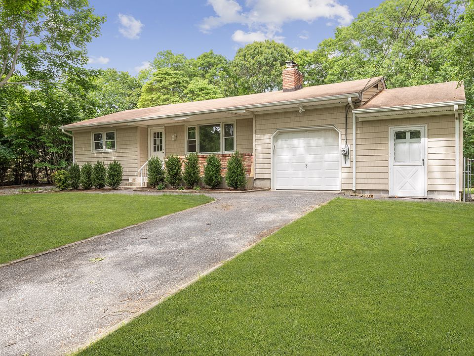 1st image of 7 Columbine Ave