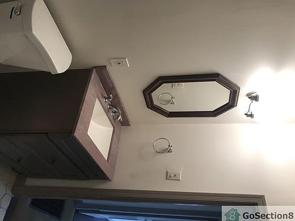 5th image of 934 Bradley Ln