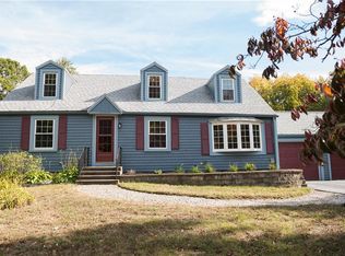104 School St, North Kingstown, RI 02852