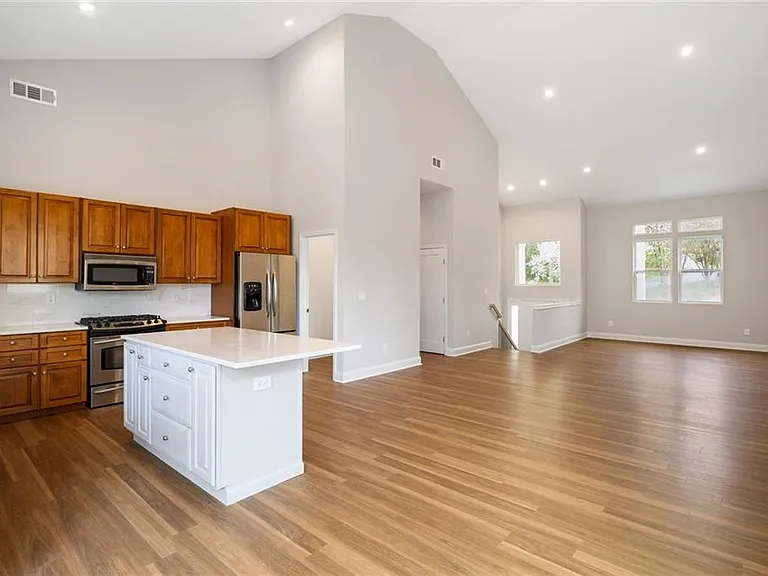 2295 Brandon Ct NE — Photo 7