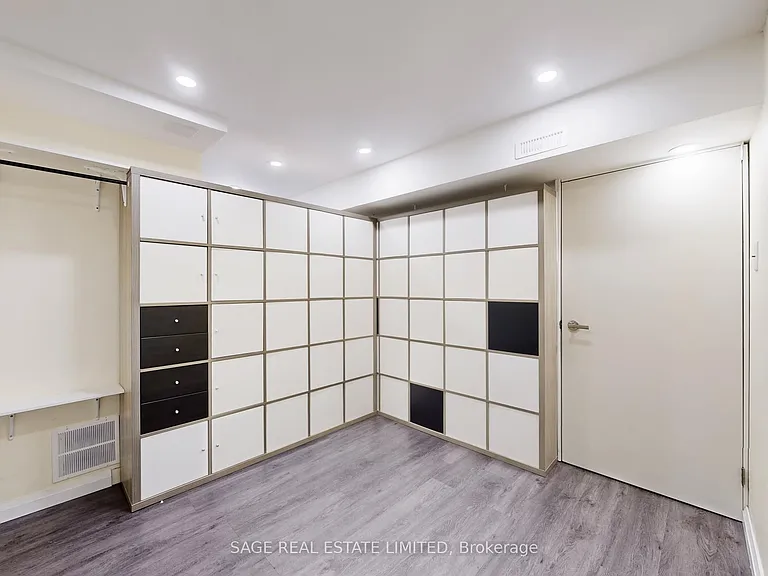64 Durness Ave #BASEMENT — Photo 11