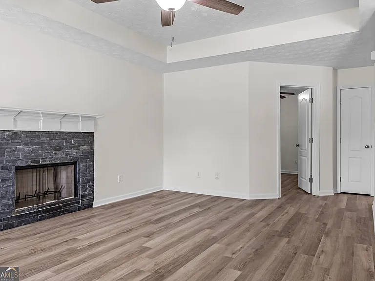 1091 Creek Point — Photo 4