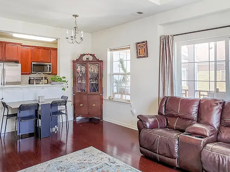 548 E Celebration Way — Photo 7