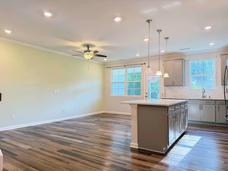 147 Hunston Dr — Photo 5