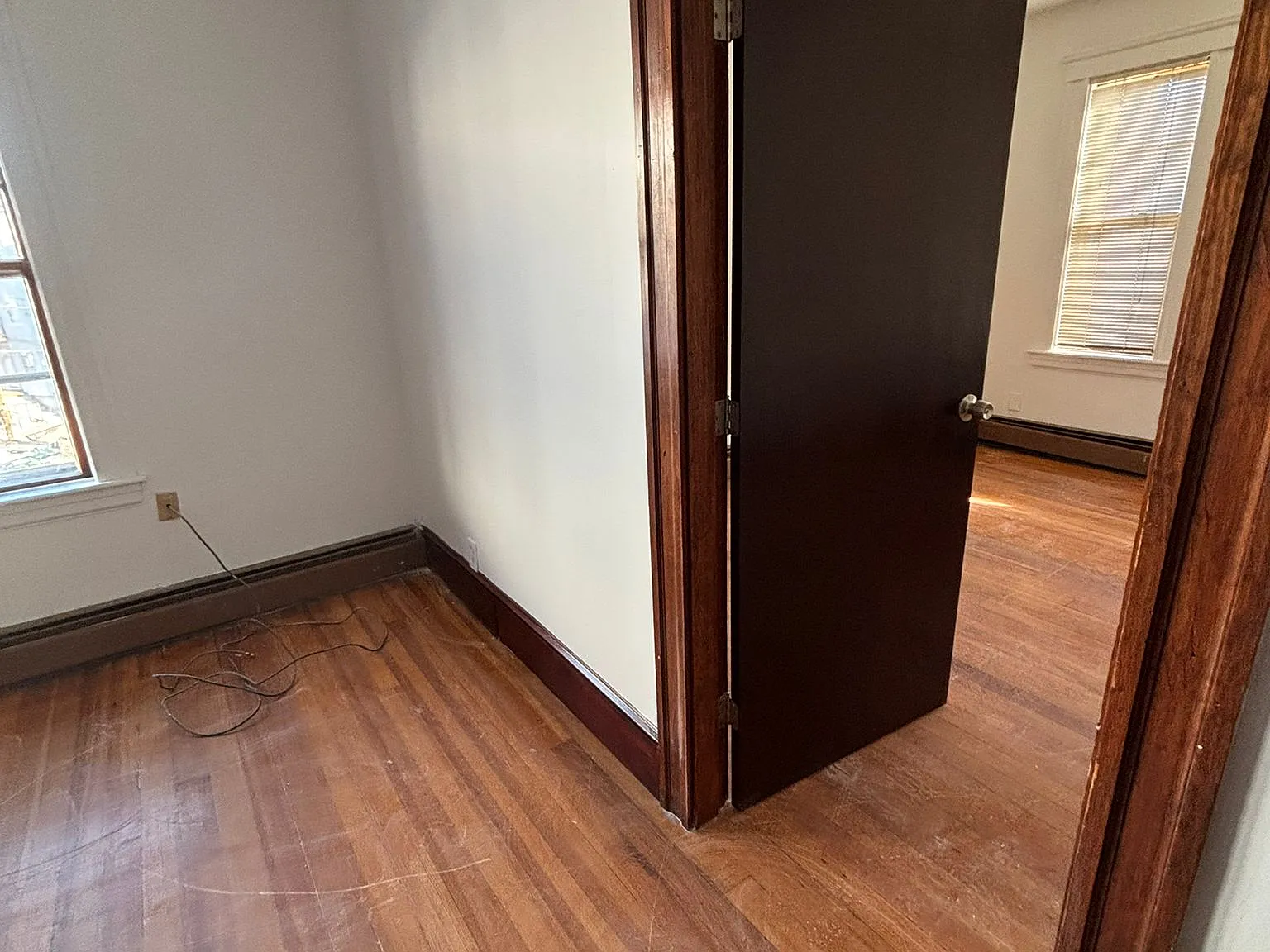 2 bed, 950 sqft, $2,200 — Photo 1