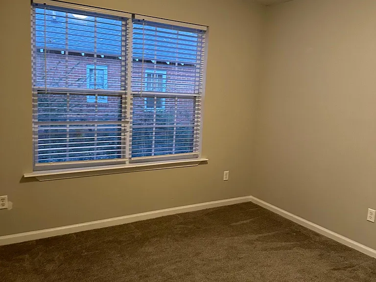 2920 Argonne Ave — Photo 3