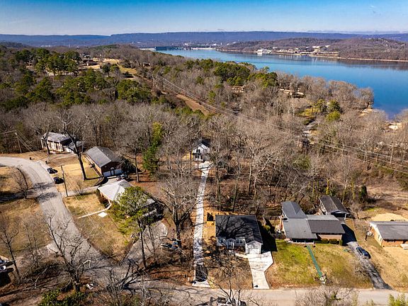 3rd image of 4829 Lake Haven Dr