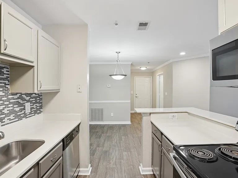 ReNew Sugar Hill — Photo 11