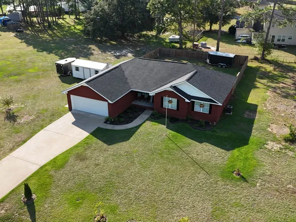 206 Willow Dr, Glennville, GA 30427