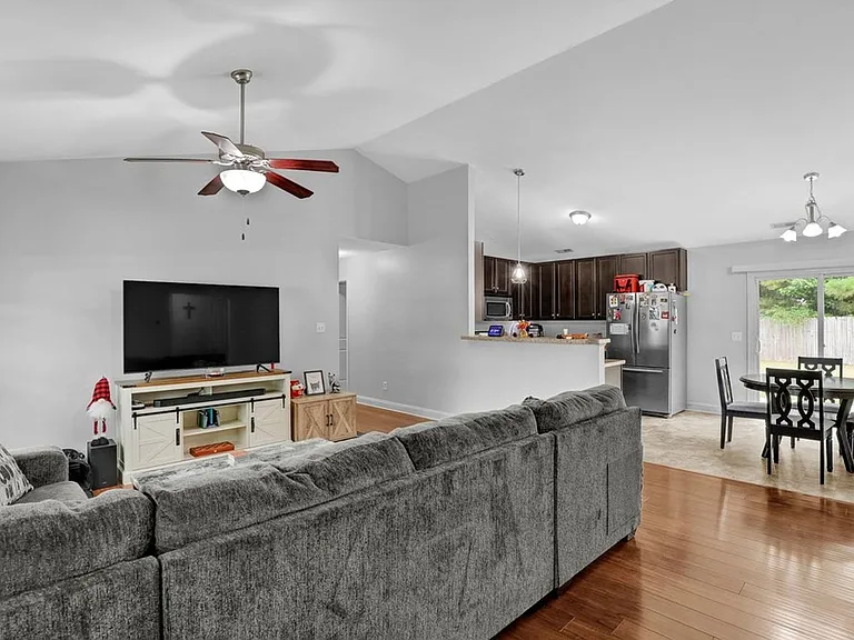 1017 Ponderosa Pl — Photo 4