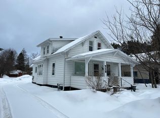715 Wall St E, Eagle River, WI 54521