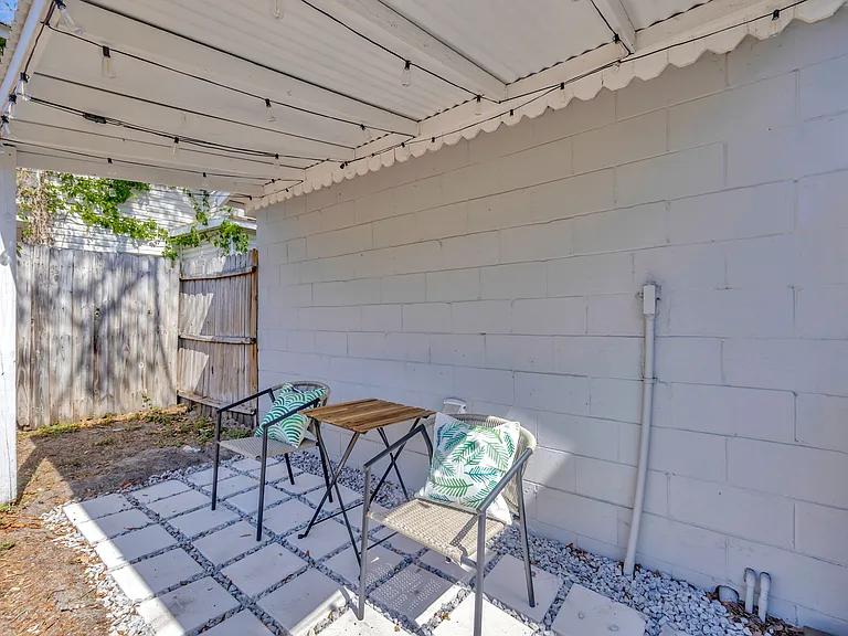 1215 E New Orleans Ave — Photo 47