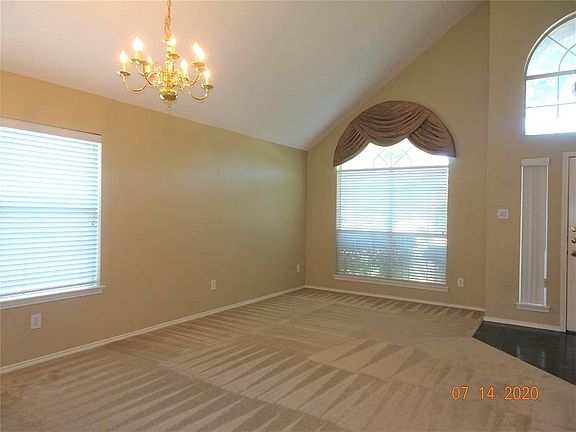 2nd image of 2209 Norwich Pl