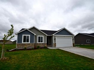 3919 N Rain Tree St, Idaho Falls, ID 83401