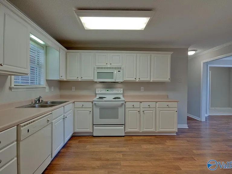 113 Claytor Ln — Photo 10