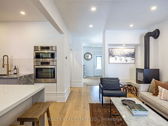 3rd image of 110 Grenadier Rd