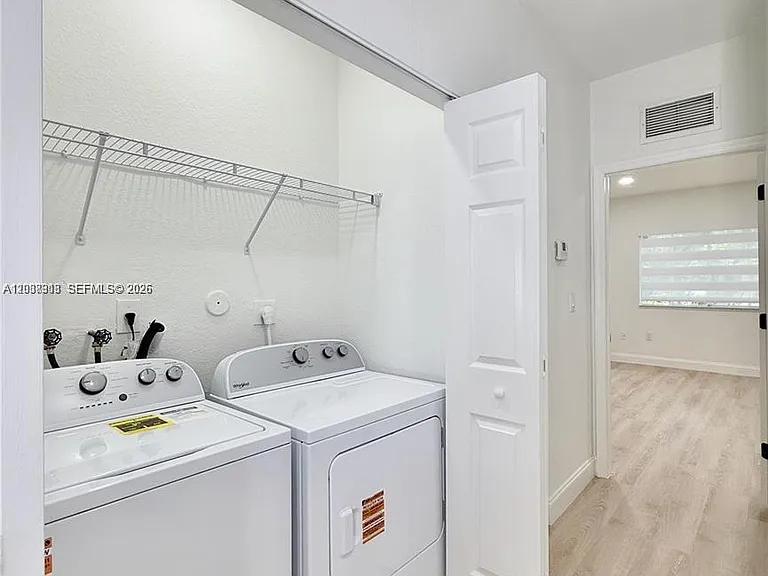 4412 Woodland Cir #4412 — Photo 17