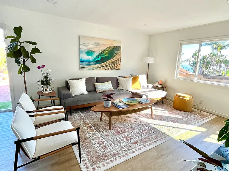 1141 Avenida Amantea — Photo 2