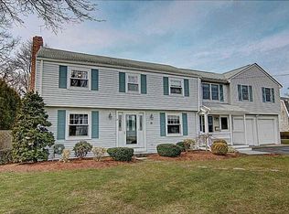 6 Driftwood Dr, Barrington, RI 02806