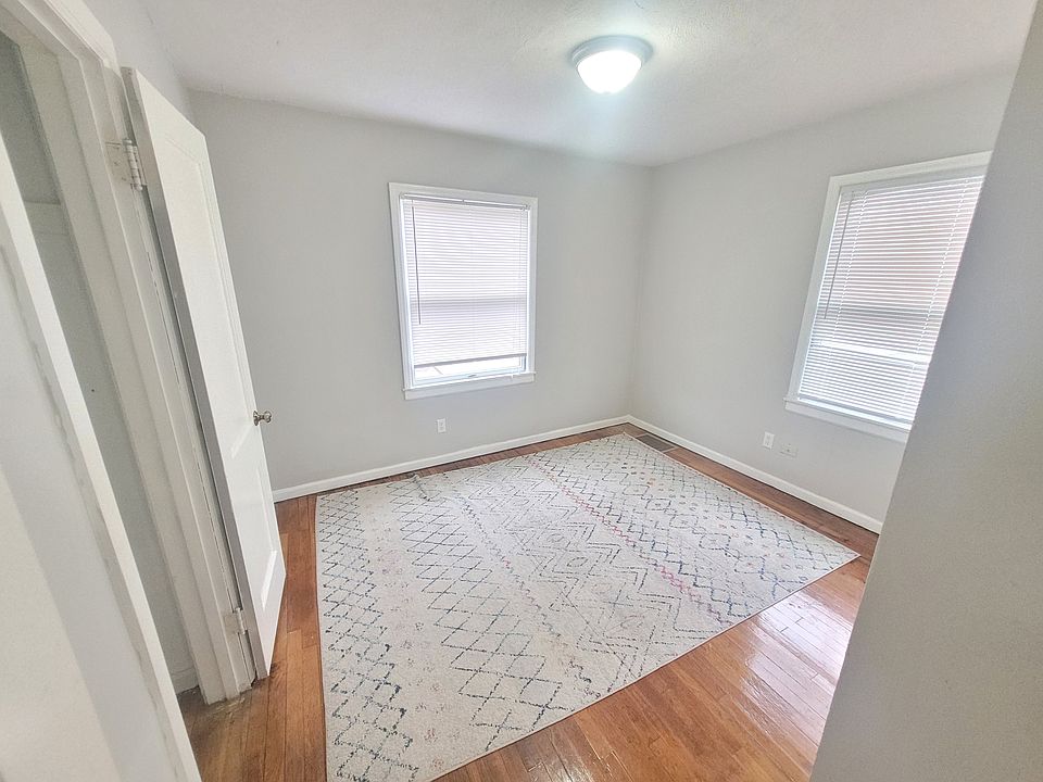 1st image of 321 Armand Dr