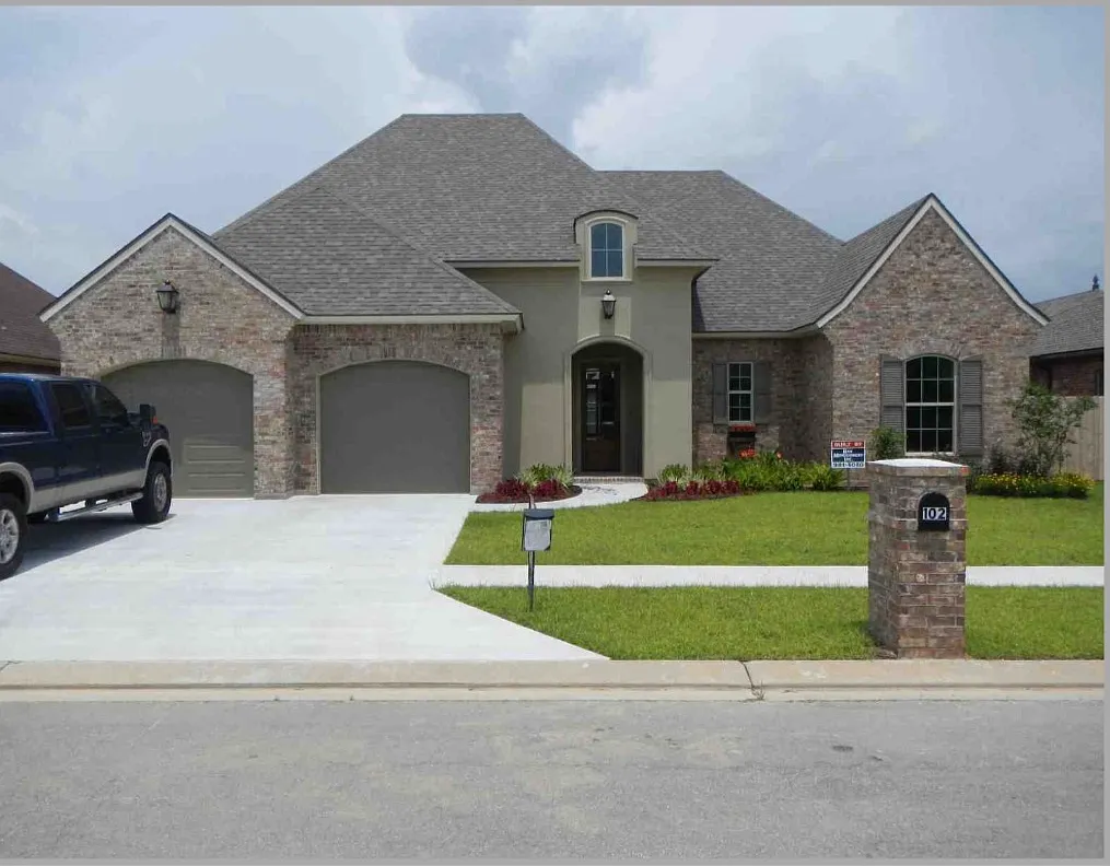 4 bed, 2690 sqft, $3,600 — Photo 2