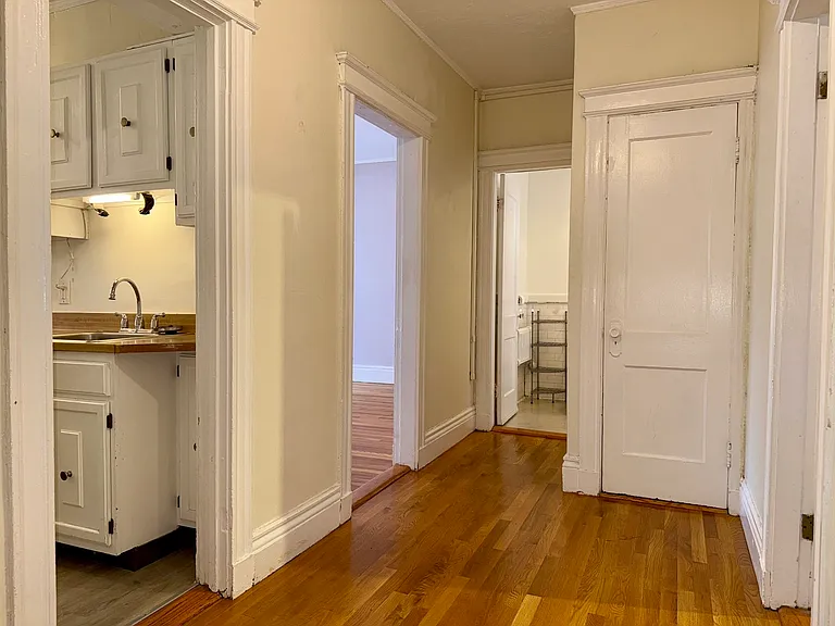60 Queensberry St #15 — Photo 2