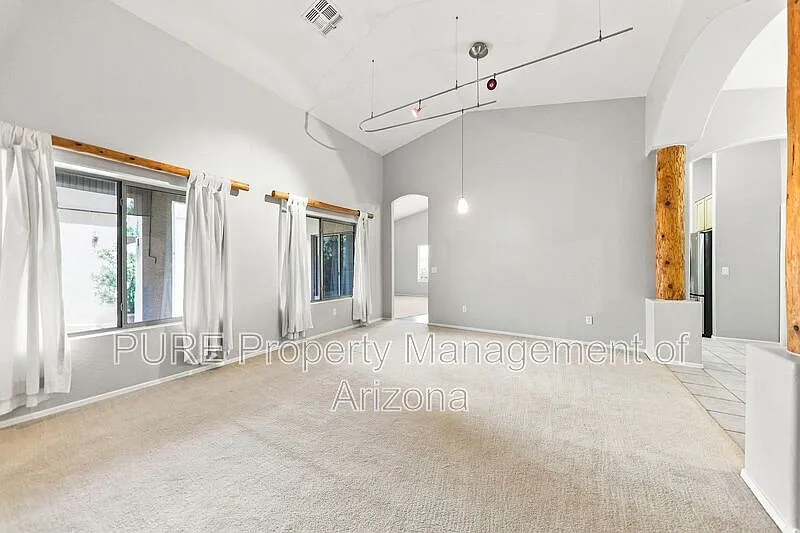 4 bed, 2.0 bath, 2445 sqft, $2,795 — Photo 2