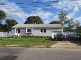 337 Hancock St, Brentwood, NY 11717
