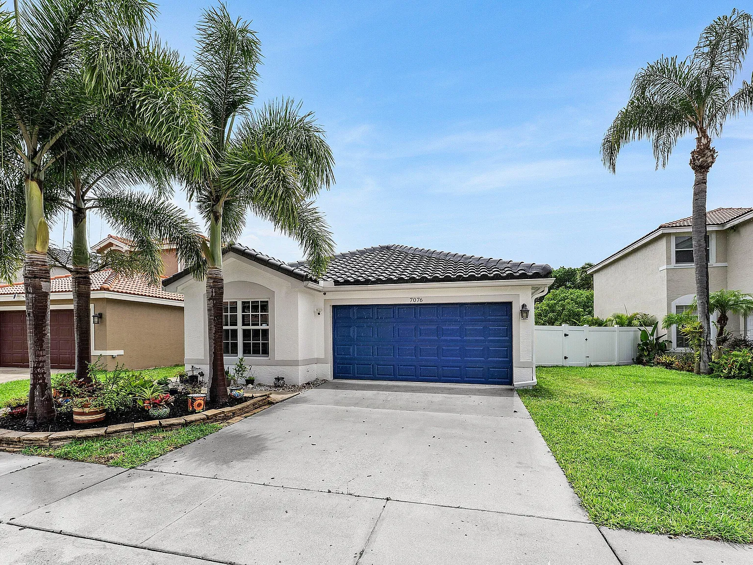 4 bed, 2.0 bath, 1470 sqft, $4,550 — Photo 3