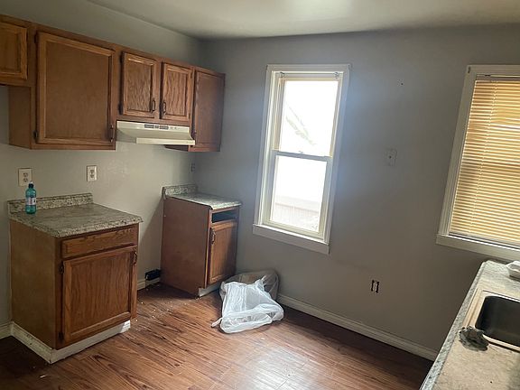 2nd image of 631 13th St #3