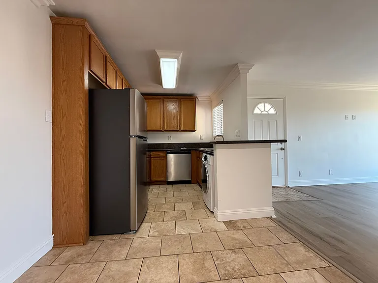 1475 Oakdale Ave — Photo 12