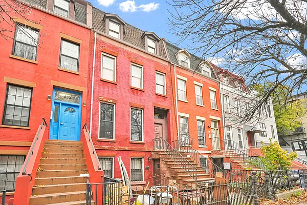 Sold by Mitra Hakimi Realty Group, LLC | media 2