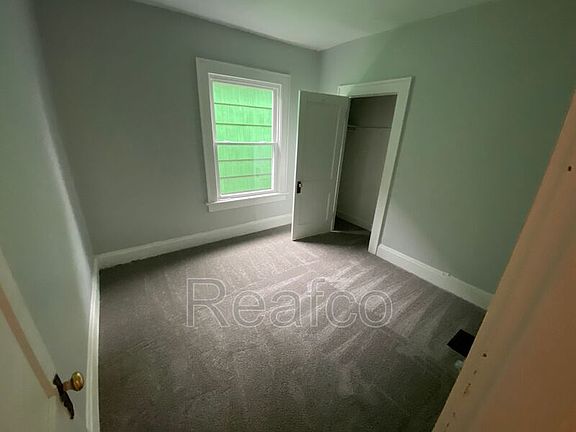 4th image of 671 E 5th Ave