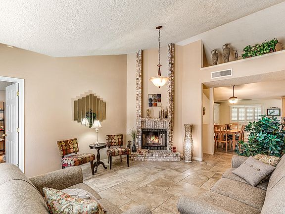 5th image of 1589 Da Vinci St