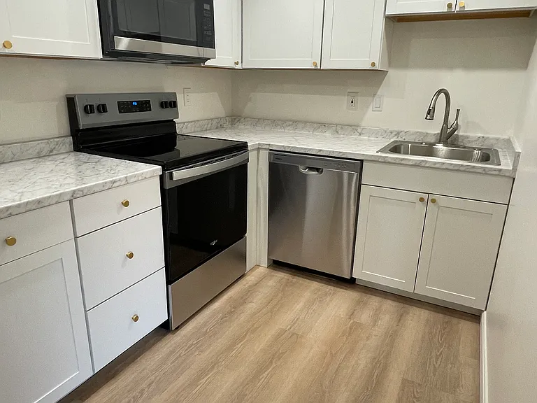 329 Lincoln St #303 — Photo 2