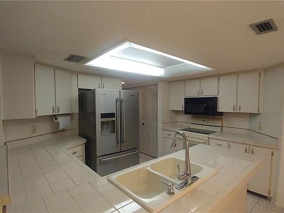 5th image of 3753 Staysail Ln #901