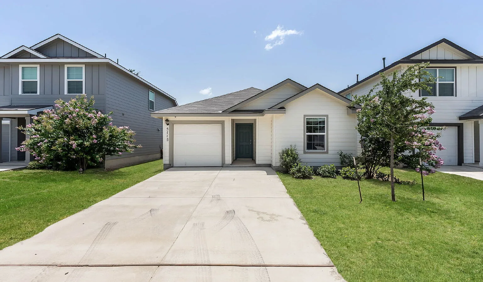 3 bed, 2.0 bath, 1411 sqft, $1,550 — Photo 1