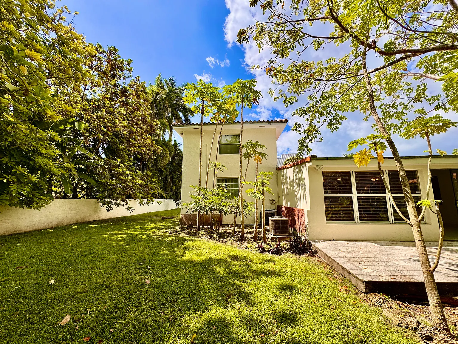 3 bed, 4000 sqft, $6,000 — Photo 4