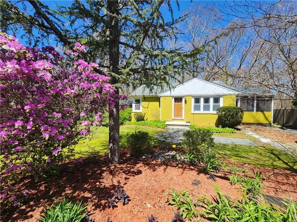 50 Plum Point Rd, Saunderstown, RI 02874