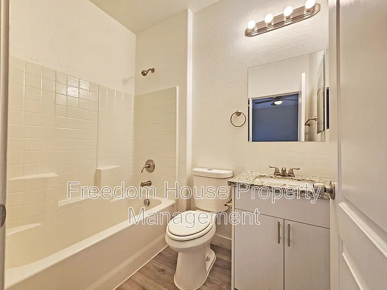 1121 Sixshooter Ave #2 — Photo 25