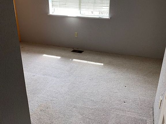 4th image of 2802 Rockridge Ct APT 3