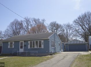 815 6th Ave S, Clear Lake, IA 50428
