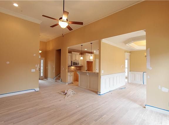 3rd image of 284 Farmbrook Ln #284