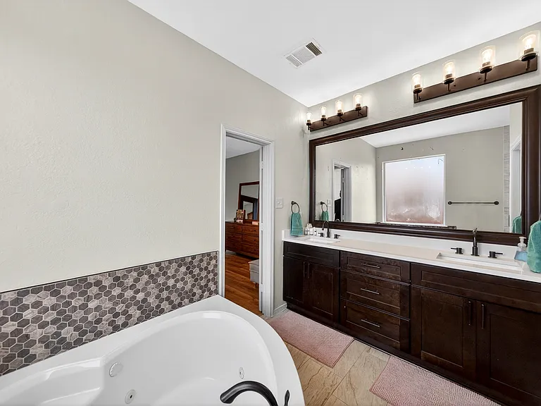 1011 Aylesbury Dr — Photo 30