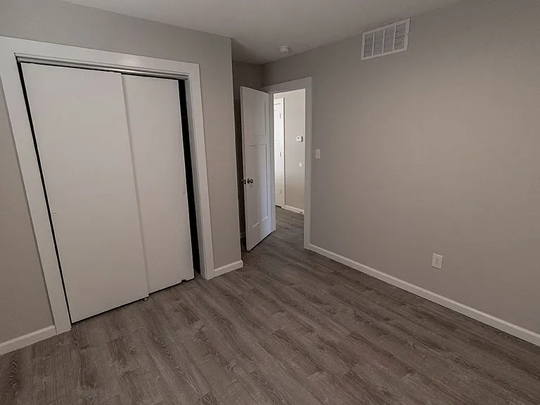 7304 N Moberly Dr — Photo 16