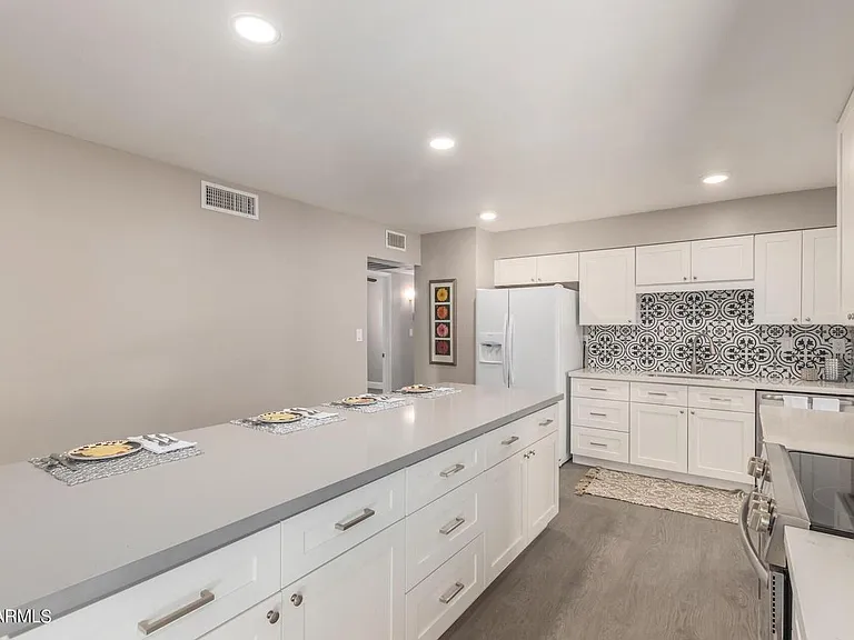 1973 E Alameda Dr — Photo 13