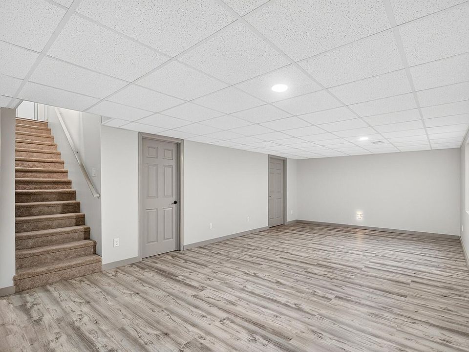1st image of 408 Suzann St