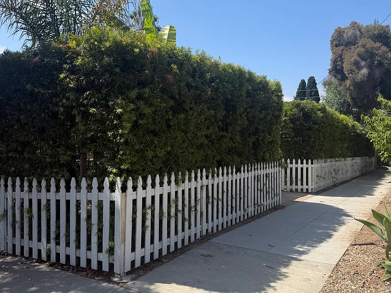 2335 Chapala St — Photo 29